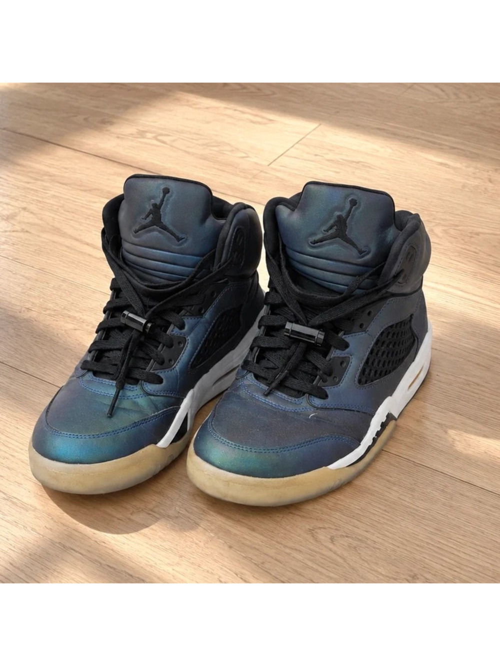 Air Jordan 5 Retro Oil Grey Iridescent CD2722-001 Women’s 7.5 Men’s 6